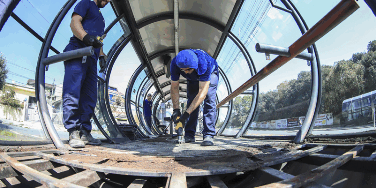 Sete estações-tubo de Curitiba entram em reforma na segunda-feira