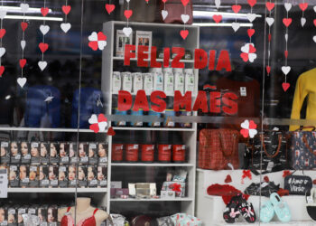 Dia das Mães: Procon-PR dá dicas para não ter surpresas na compras de presentes