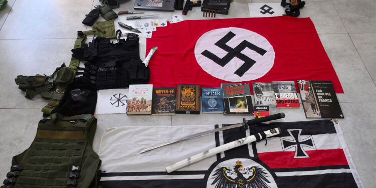 PCPR prende homem em flagrante por apologia ao nazismo