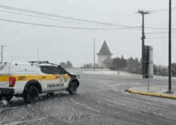 Serra do Rio do Rastro foi interditada por causa da neve