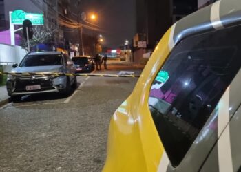 Casal é atingido por disparos no Água Verde; homem não resistiu