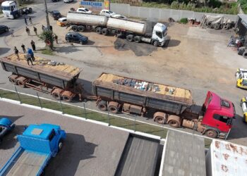 Carreta abordada em Curitiba transportava 3,5 toneladas de maconha