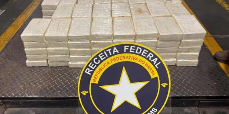 Receita Federal apreende no Porto de Paranaguá carregamento milionário de cocaína