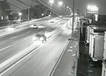 Motorista cochila e capota carro na BR-376