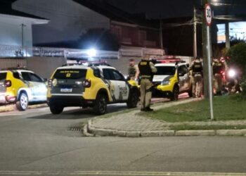 Dupla em moto empreende fuga da PM no Jardim das Américas; um foi baleado e outro apreendido