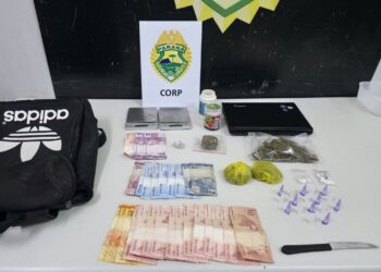 CORP detém dupla traficando drogas na Trajano Reis