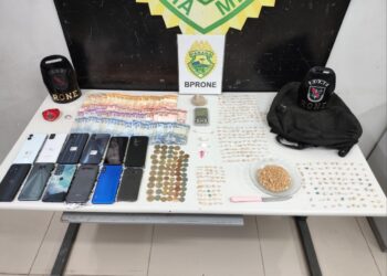 RONE prende tornozelado com drogas e celulares furtados no centro de Curitiba