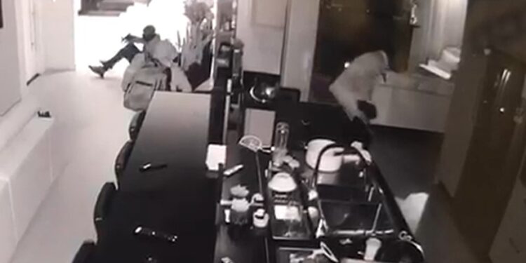 Após roubo em condomínio de luxo, RONE prende suspeito e recupera veículo em Campo Magro