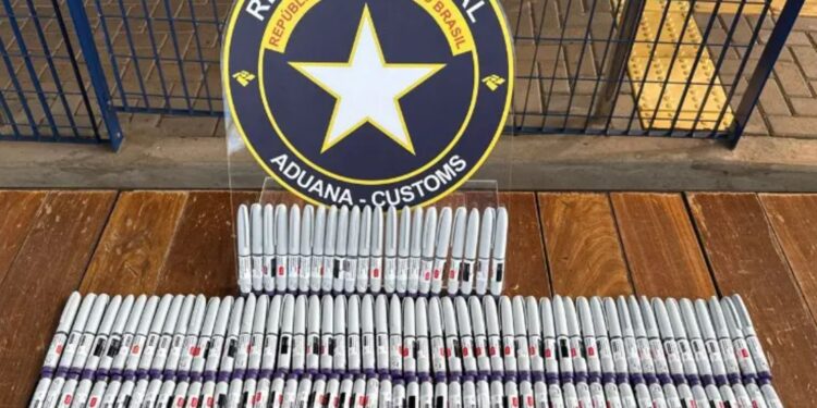 Brasileiro é detido no Aeroporto de Foz do Iguaçu com 126 canetas emagrecedoras contrabandeadas da Europa