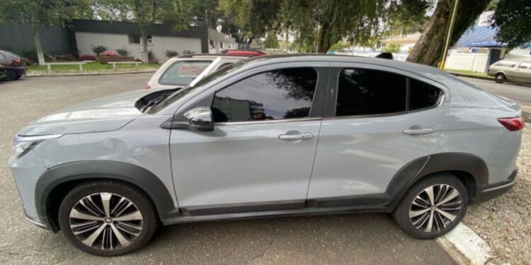 CORP recupera no centro de Curitiba, carro que foi roubado no Rio de Janeiro
