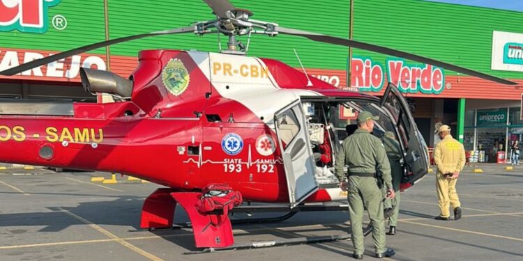 Motociclista é socorrido de helicóptero após acidente em Araucária