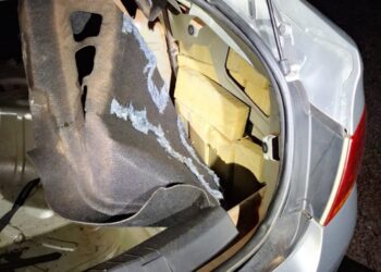 BPFRON e PF apreendem 178 kg de maconha escondidos em carro