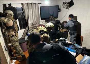 Polícia deflagra operação contra grupo investigado por crimes em unidade prisional na RMC