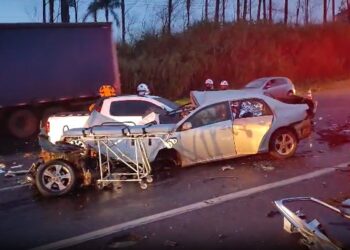 Colisão entre três veículos deixa um morto e feridos na PR-444