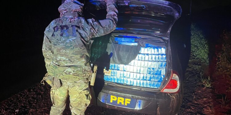 Contrabandista é preso por corrupção após tentar subornar PRF