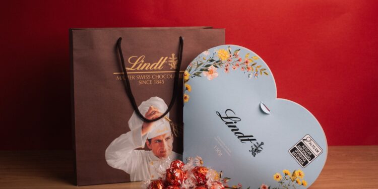 Dia das Mães do Shopping Curitiba terá sorteio de um Toyota Yaris XL e Compre&Ganhe da Lindt