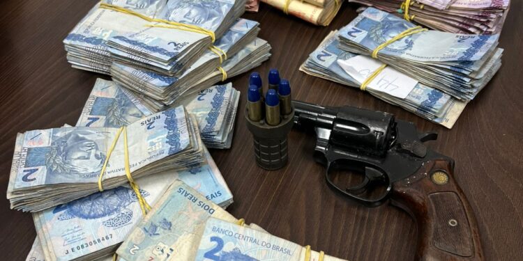 PCPR prende 17 pessoas em operação contra organização criminosa em São José dos Pinhais