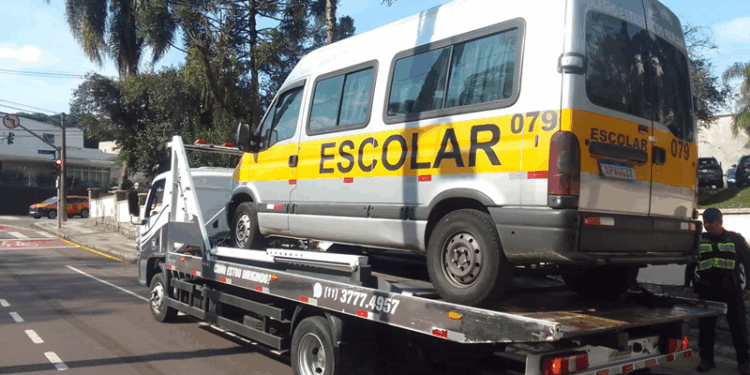 Urbs reforça ações de fiscalização contra transporte escolar irregular em Curitiba