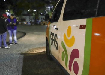 Na noite mais fria do ano, Prefeitura de Curitiba bate recorde de abordagens sociais a pessoas em situação de rua