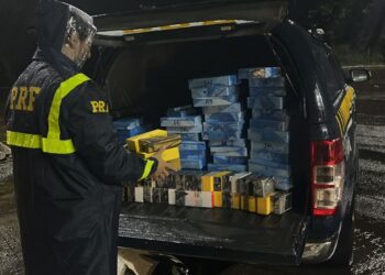 PRF apreende carga “milionária” de eletrônicos escondidos em fundo falso de caminhão na BR-277