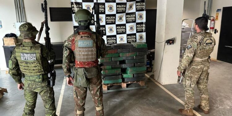 BPFRON, PF e Exército apreendem mais de 650 kg de maconha em Guaíra após acompanhamento tático