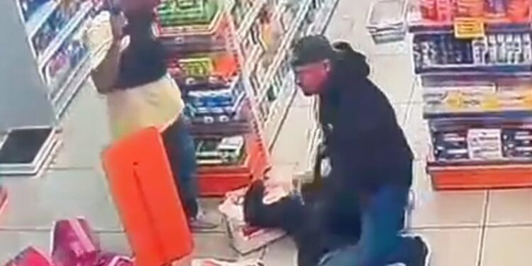 Polícia Civil prende assaltante em flagrante dentro de farmácia no Pinheirinho