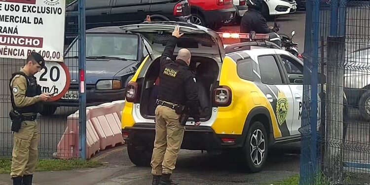 PM localiza foragido por pensão alimentícia durante abordagem na CEASA