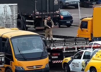 Polícia Militar flagra esquema de furto de melancias na CEASA de Curitiba