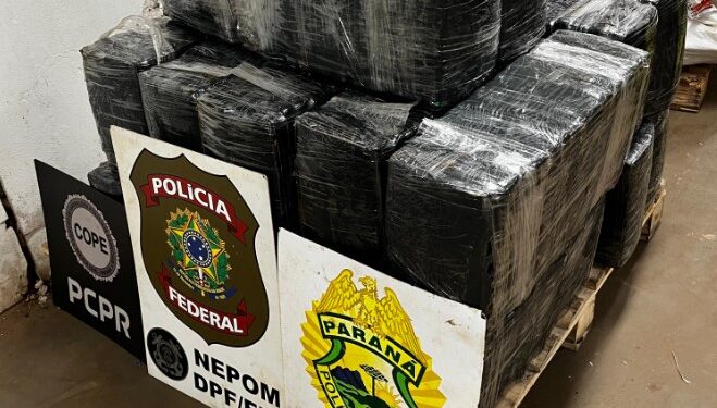 BPFRON e Polícia Federal apreendem mais de 400 kg de maconha em porto clandestino