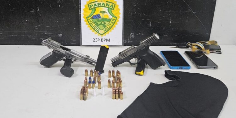 Polícia Militar apreende armas com numeração suprimida, munições e drogas na CIC