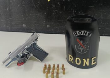 RONE apreende pistola durante operação no bairro Parolin