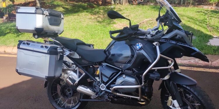 PRF e Receita Federal encontram quase 300 Iphones em moto na BR-277