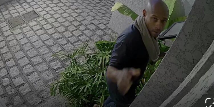 Criminoso invade condomínio e leva TV e carro em Curitiba