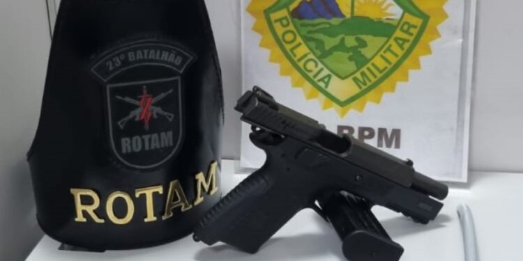 Homem é preso após efetuar disparos contra a casa da ex-companheira em Curitiba