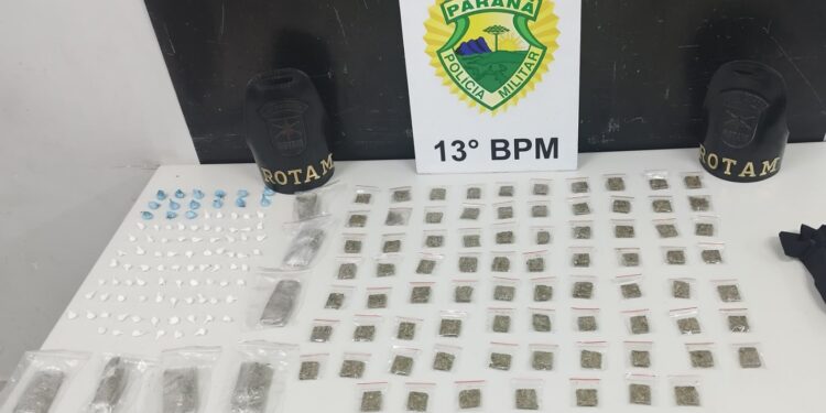 ROTAM estoura biqueira e prende traficante no bairro Parolin