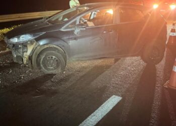 Motorista embriagado colide contra guard-rail na PR-444 e é preso pela PM