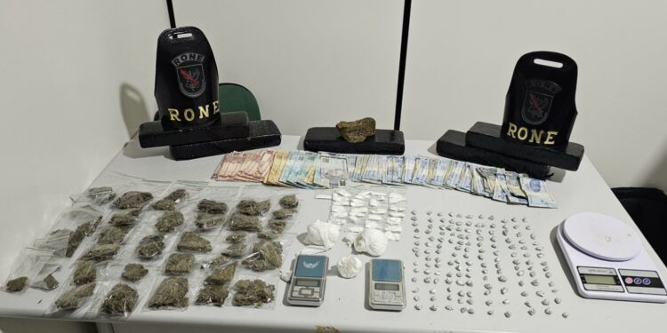 RONE prende dupla por tráfico de drogas e apreende grande quantidade de entorpecentes