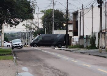 Polícia Militar segue com negociações com homem que ameaça a ex-mulher e filha de 3 anos
