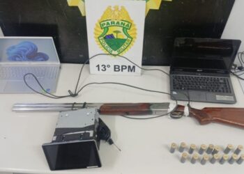 Polícia Militar prende homem com espingarda calibre 12 e recupera objetos furtados na CIC
