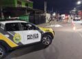 Rapaz morre atropelado e pai da vítima impede que população agrida motorista atropelador