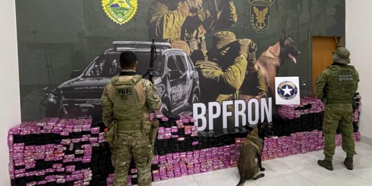 Operação conjunta entre PRF, BPFRON e Receita Federal apreende mais de uma tonelada de maconha