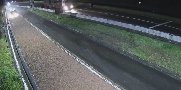 Área de escape da BR-277 salva vida de motorista que conduzia caminhão com problema nos freios