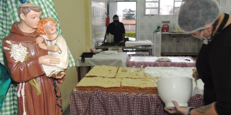 Domingo é dia de festa Junina na paróquia Sagrada Família CIC