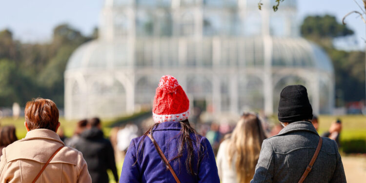 Com previsão de geada, temperaturas começam a cair nesta segunda-feira no Paraná