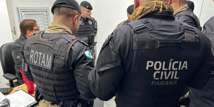 PCPR e PMPR prendem suspeitos de tiroteio entre criminosos em Curitiba