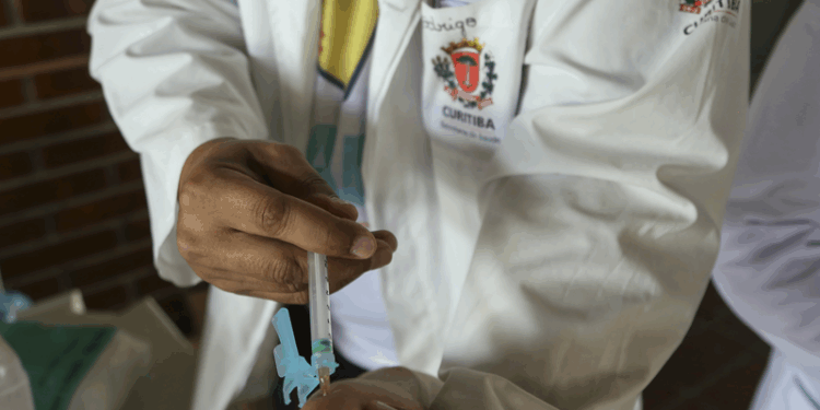 Com surto de sarampo na Bolívia, Saúde de Curitiba alerta para necessidade de manter vacinação em dia