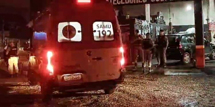 Dupla é executada a tiros quando chegava para buscar carro em oficina