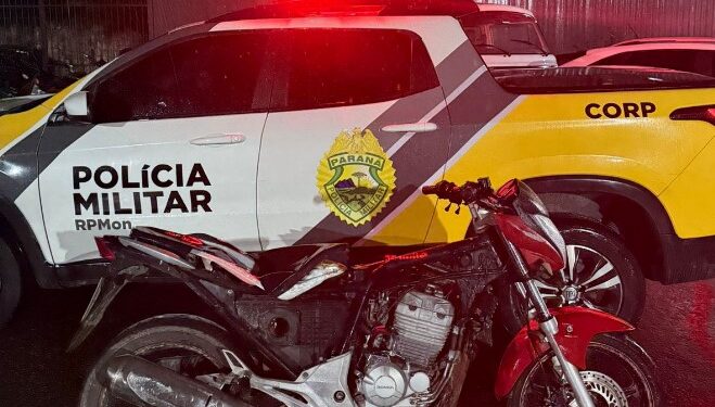 Dupla é presa ao ser flagrada desmontando motocicleta no Parolin