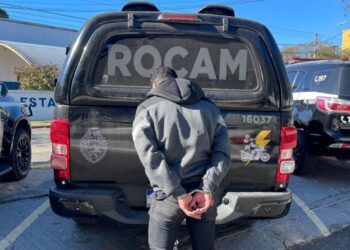 Tornozelado é flagrado em carro clonado, em Piraquara