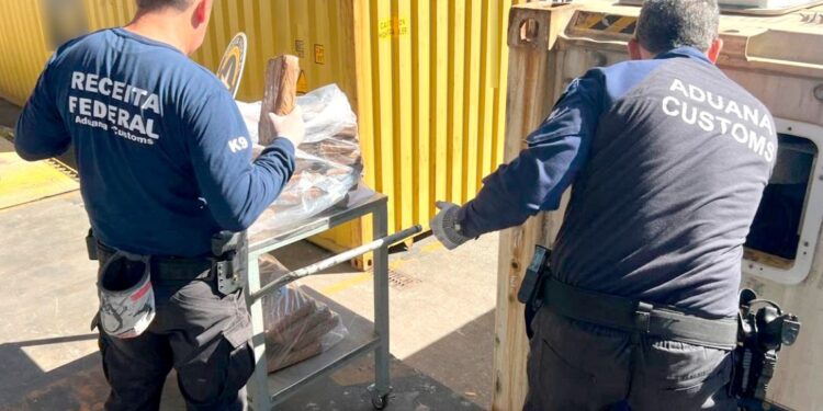 Receita Federal encontra 50 quilos de cocaína no Porto de Paranaguá